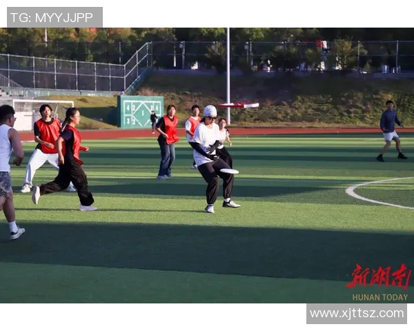 重庆飞盘队与上海飞盘队赛后复盘分析个人能力的对比与启示 重庆飞盘队与上海飞盘队赛后复盘分析个人能力的对比与启示